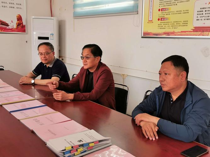 【动态】区委副书记曹军到平安街道调研贫困村