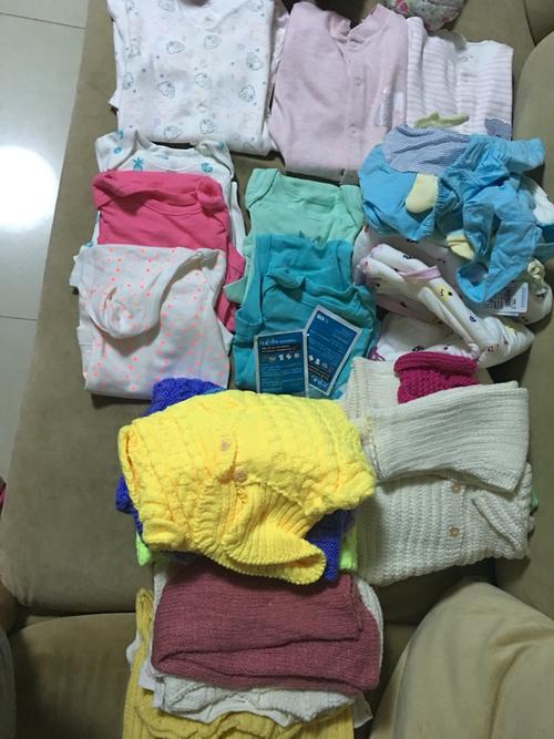 哈哈,给我家二姑娘囤了一大堆衣服,准备洗洗收好了,就