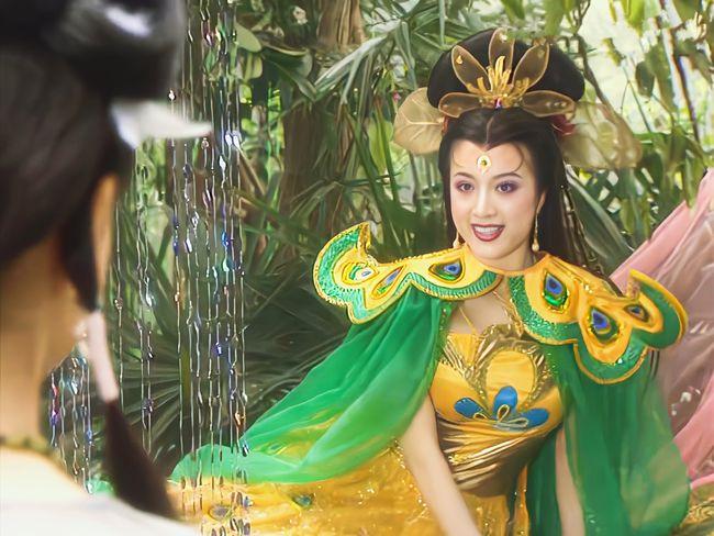 金巧巧丑闻女郎走上娱乐圈顶端曾取代蒋勤勤成就孔雀公主