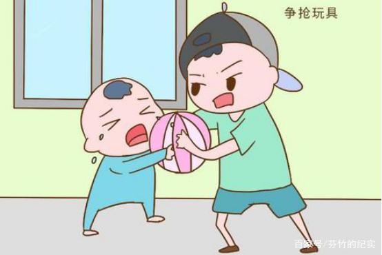 孩子抢玩具到底该帮谁?第一次做爸爸妈妈的你选对了吗?