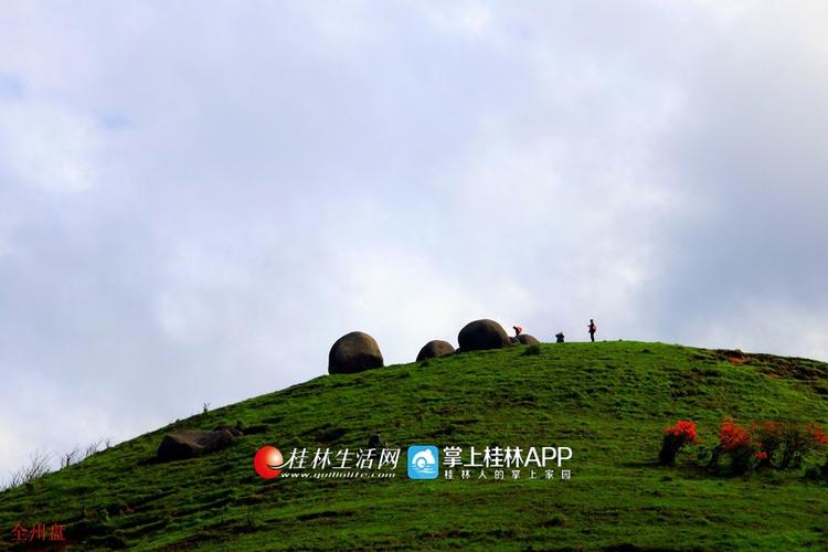 宝盖石还被列为桂林十大高山奇石之一,宝盖山的名称就是来源于宝盖石.