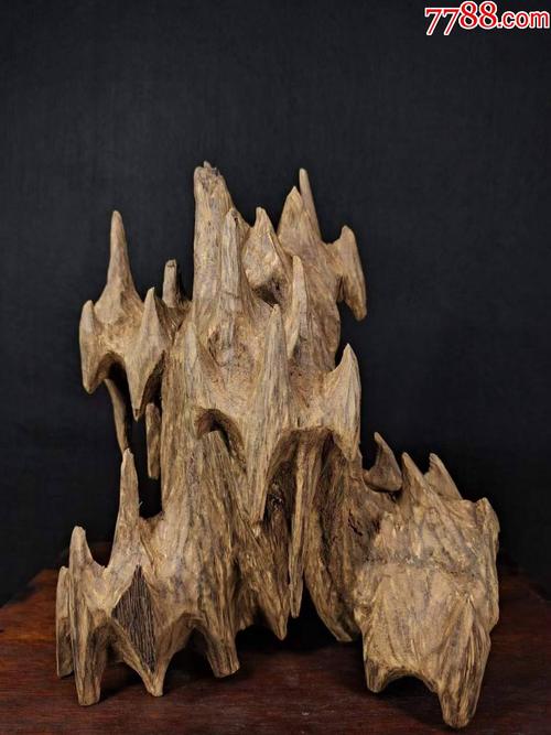 老料沉香木随形摆件