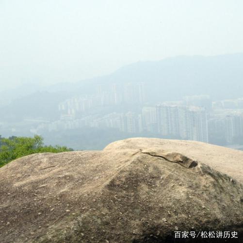 火炉山位于广东省广州市天河区东北部,主峰白架顶,海拔321.8米.