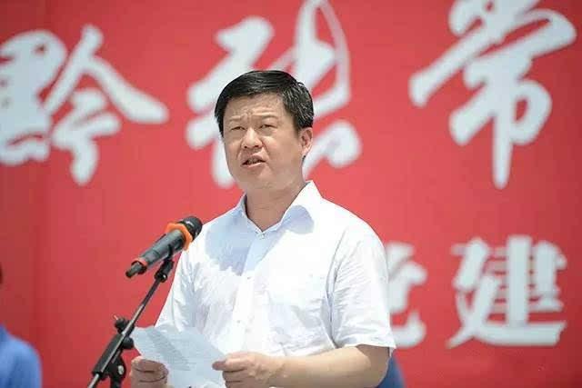 黔张常铁路有限公司董事长,总经理,党委书记徐建军在活动上讲话