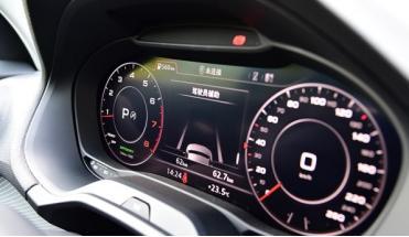 内部配置齐全的奥迪q2l 35tfsi,内饰上的一些风格是比较朴素的