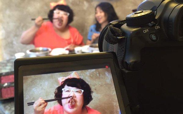 吃货"小天后"臭屁坨:味觉里的老长沙