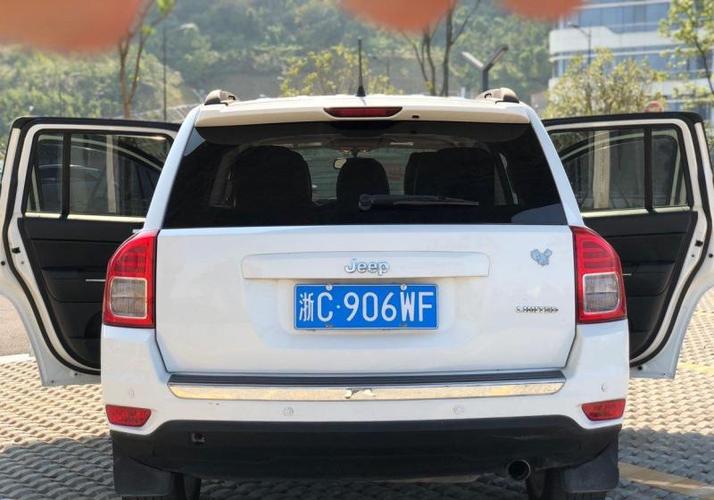 【温州】2013年8月 jeep 指南者 2013款 2.4l 四驱豪华版 自动档