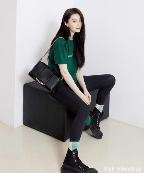 范冰冰西装配短裙秀美腿,39岁还少女感爆棚