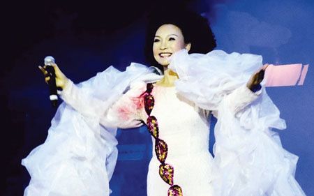 盛燕大连演唱会将开在舞台上还原邓丽君