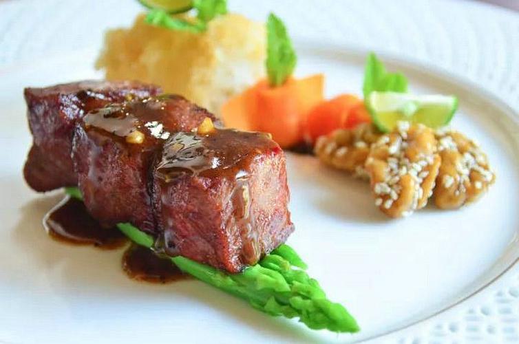 品味天府行家菜肴|天房洲际度假酒店天府中餐厅