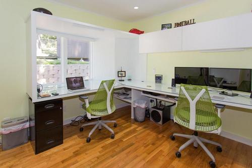 现代室内装饰家庭办公室效果图