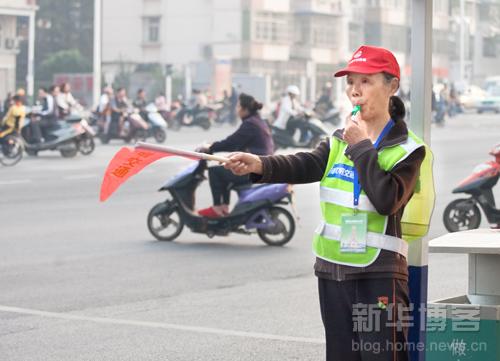 [安徽] 合肥:志愿者感言 我当文明交通劝导员