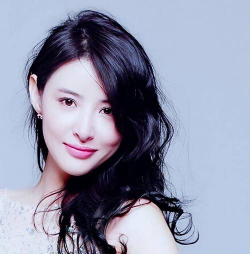 汪峰10岁二女儿罕见曝光,4段感情收获4个孩子,17岁大女儿颜值高