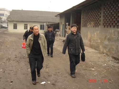 同志们辛苦了⑵省盐局和稽查处春节慰问乐山