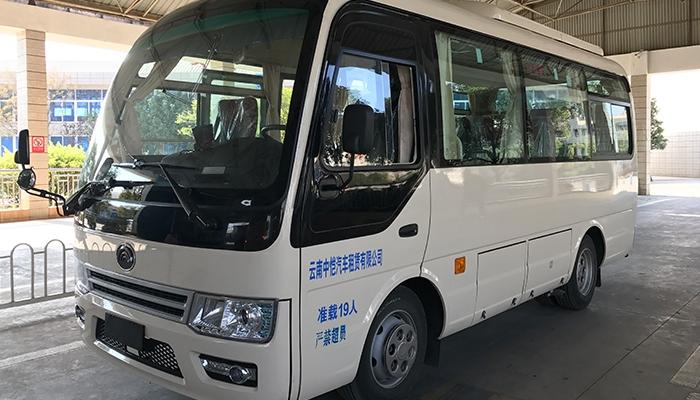 巴中宇通19座中巴车