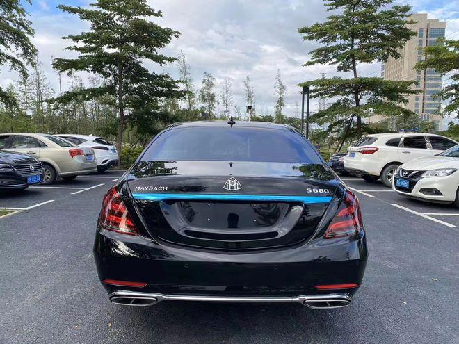 21款奔驰迈巴赫s680现车实拍价格解析