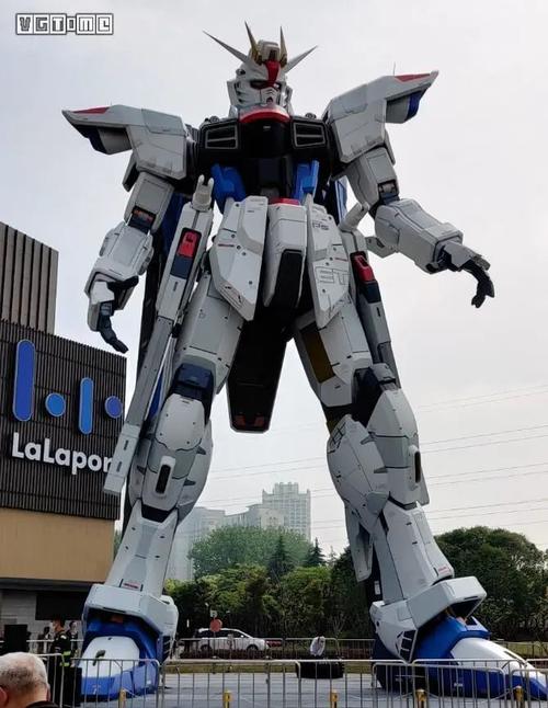 我去看了刚建好的上海实物大自由高达