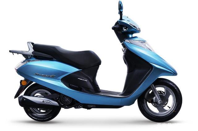 平时市区代步,五羊本田佳御110和睿御110,如何选?