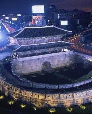  p> b>东大门区 /b>( a target="_blank" href="/item/韩国语/257427"
