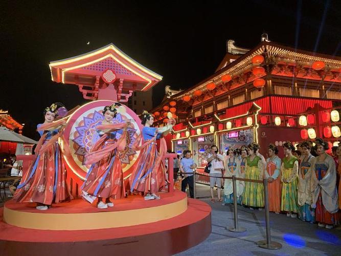 大唐不夜城端午小长假游人破40万唐食坊内还原唐朝冰淇淋