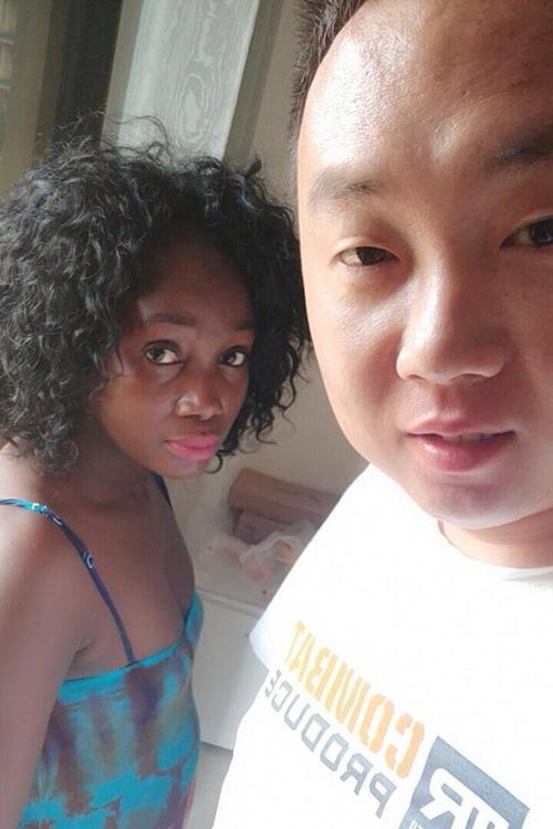 我的非洲生活之与黑妹那点事黑妹天天晚上来找我
