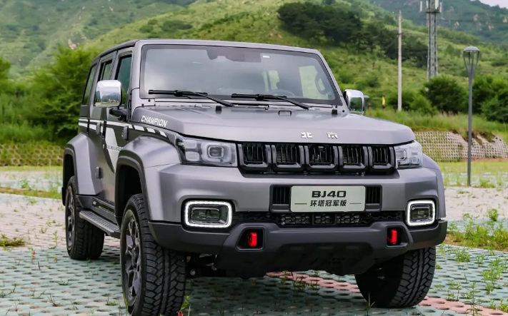 自主老牌越野新动作,北汽bj60要来了,大尺寸错位竞争坦克300?