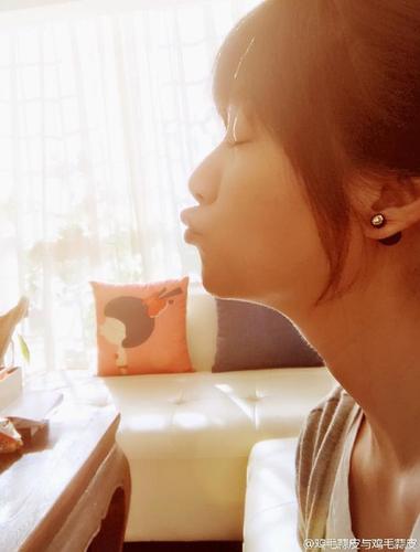 徐静蕾微博发自拍照 引网友一阵夸赞