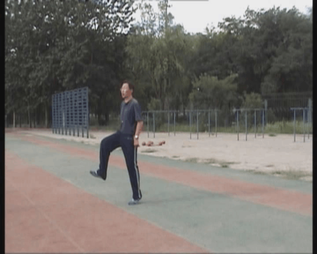 引入"腾空步"的概念,来具体衡量本次课的教学效果.