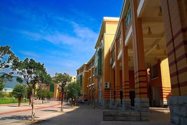 同为应用型本科高校,闽江学院与湖南理工学院哪个更好