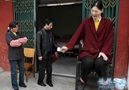 世界上最高的人盘点8个世界最高的人图