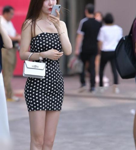 街拍美图:温婉时尚的小姐姐,穿出女神风格,尽显个性魅力!