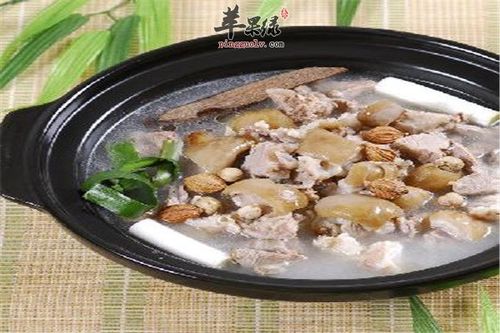 炖狗肉汤——蛋白质高补虚壮阳