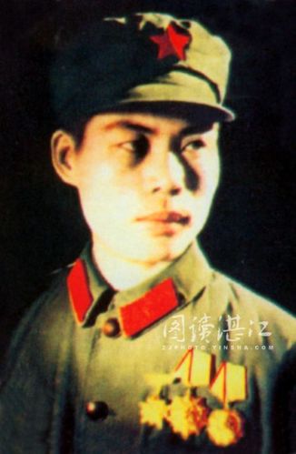 "活着的黄继光":对越反击战战斗英雄杨朝芬
