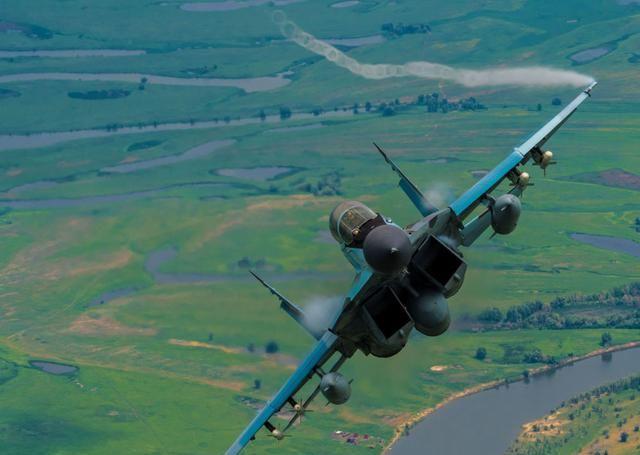 喜欢航空摄影,他在米格-29mrca,米格-25,米格-29,苏-27,雅克-130,l-39