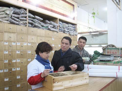 梯度监管让药师"挂证"念想落空 宁德节前检查药店