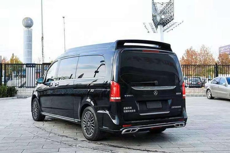 奔驰商务车v260改装后更是大放异彩