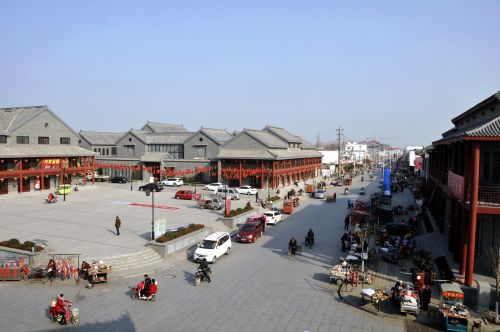  p>马头镇位于县城西部,东连县城,北濒 a href="#" data-lemmaid="