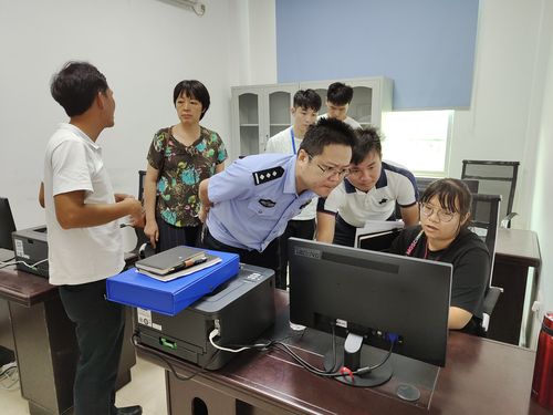 三亚市委政法委到育才生态区检查指导禁毒工作
