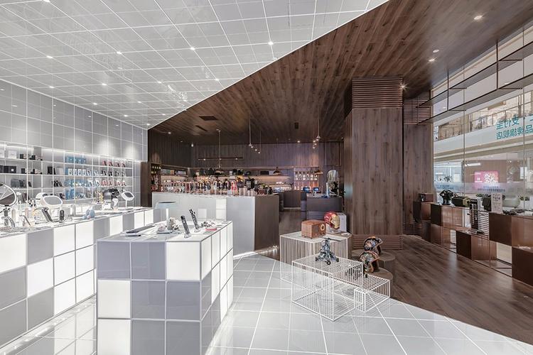 虚拟科技空间和现实生活空间