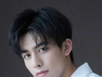 男士三七分偏分发型怎么弄有型 经典偏分头帅气百搭凸显潮范