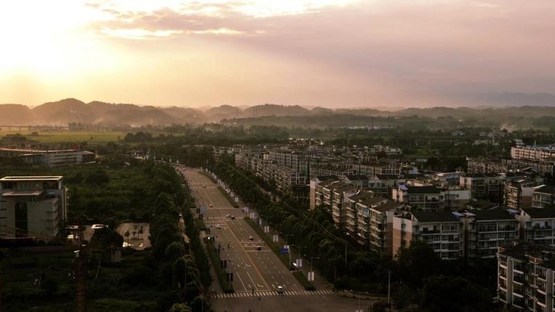 马蹄社区位于成都邛崃市临邛镇东部,距邛崃市区2公里,与蜚虹社区,金鼓