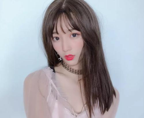 网红男扮女装受追捧,15岁就开始整容,为博眼球镜头前