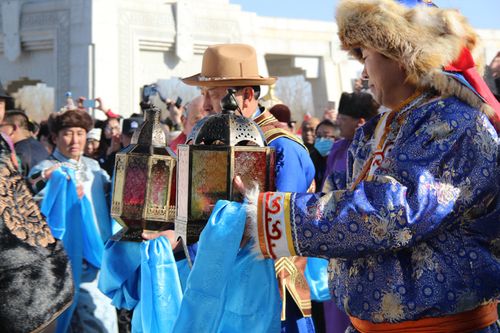【网络媒体走转改】鄂托克前旗举行大型祭火仪式 年味