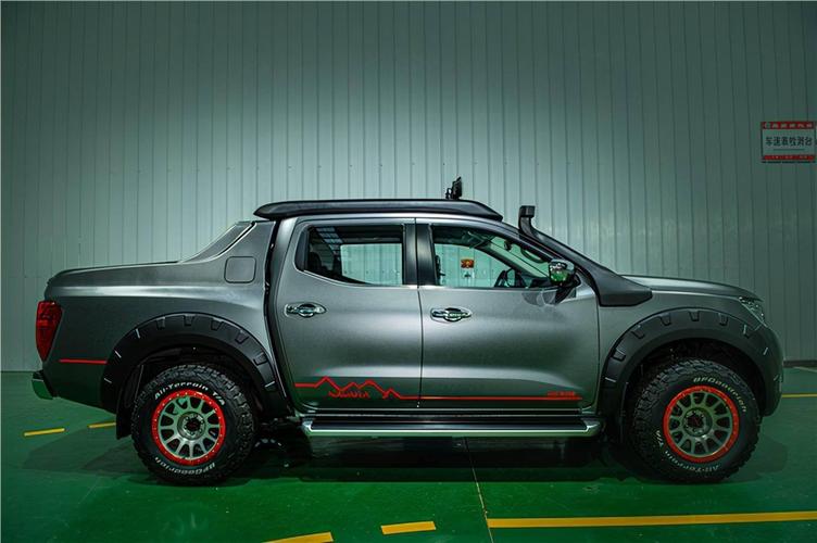 2021上海车展探馆郑州日产锐骐6穿越版纳瓦拉畅途版