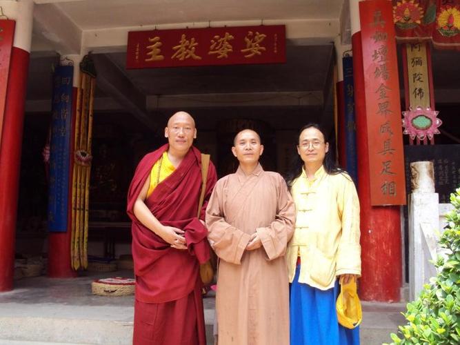 清定上师法子 智德法师在山西五台山能海上师塔院