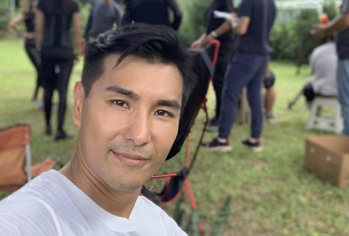 陈展鹏否认离巢,谈将来续约条件:年薪468万,愿意马上签10年