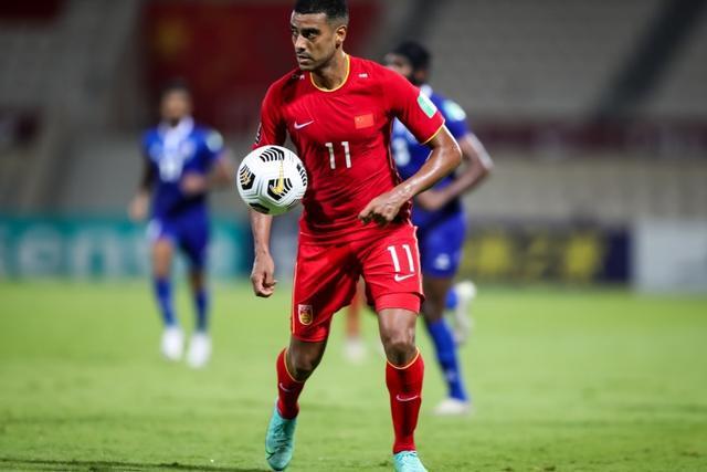 直播吧6月13日讯 近期,在接受《足球之夜》节目采访时,归化球员阿兰