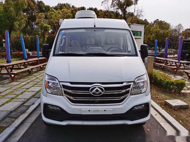 2020款大通v80自动挡b型房车国六环保20t新款发动机