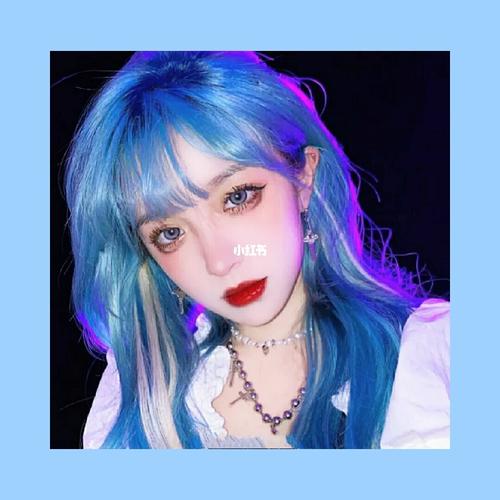 蓝色头发女生头像_女生头像_暖春樱花季_素材_头像