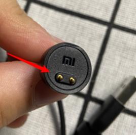 小米手环5怎么充电